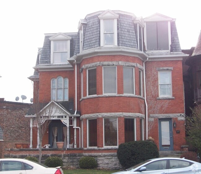 Building Photo - 473 Virginia St