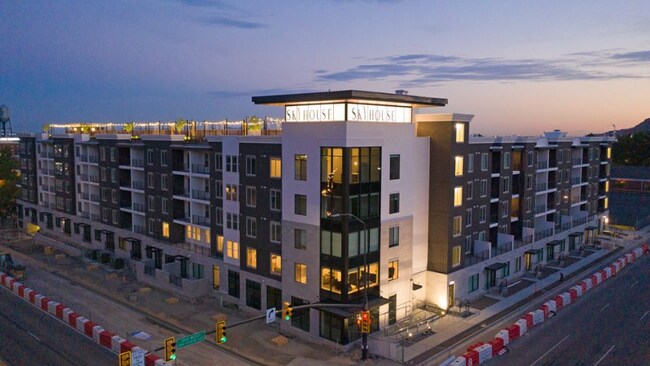 Foto del edificio - 308 W N Temple St