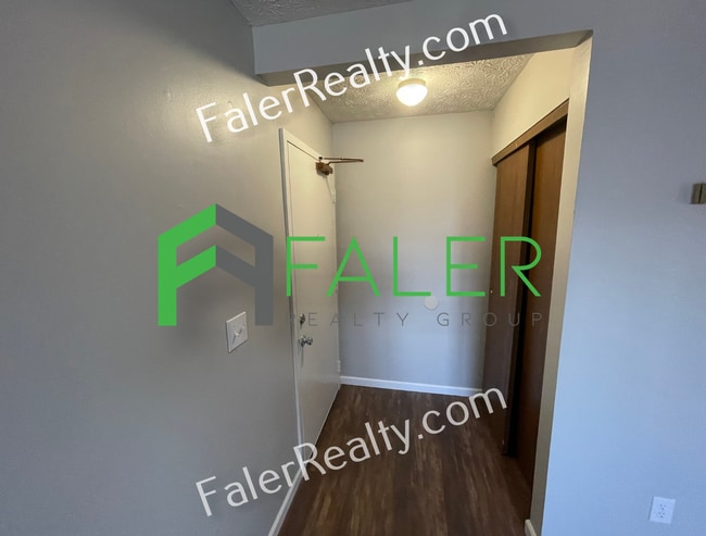 Photo - 2 Bedroom, 1.5 Bath Condo Available NOW!