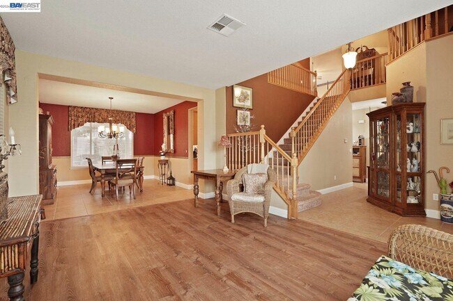 Foto del edificio - 549 Glenbriar Cir