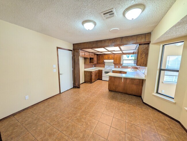 Foto del edificio - 1707 S 138th E Ave