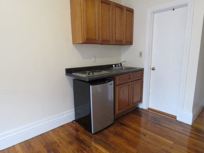 Building Photo - 505 Beacon St