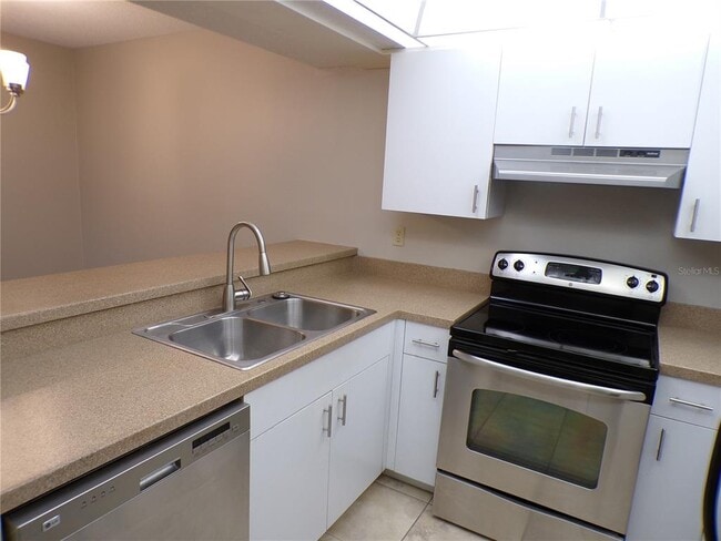 Building Photo - 622 Bird Bay Dr S