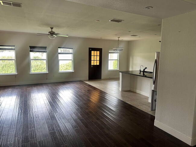 Building Photo - 2801 Braids Dr