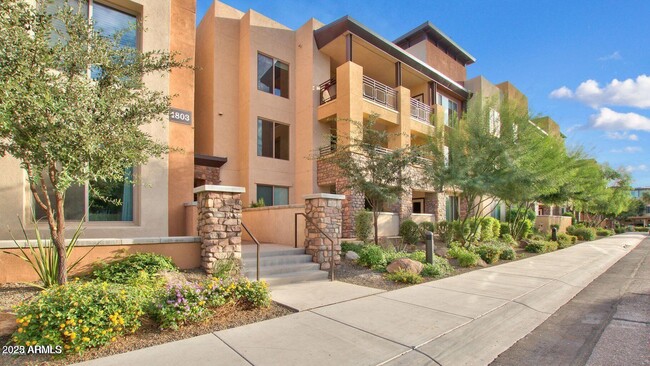 Building Photo - 4803 N Woodmere Fairway