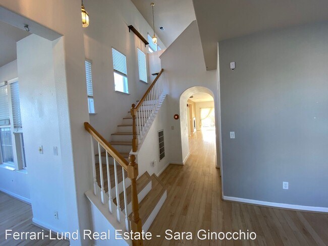 Building Photo - 4 br, 2.5 bath House - 570 Muir Pass Court
