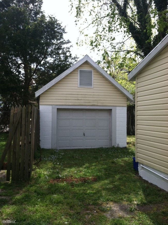 Building Photo - 609 Oak Hill Ave