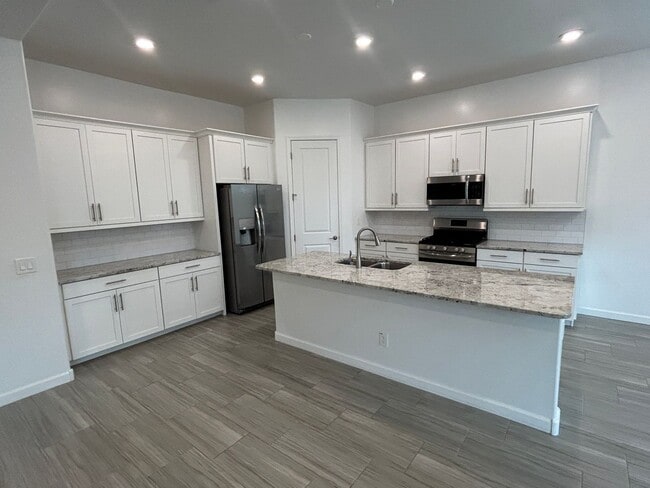 Foto del edificio - 16776 W Vereda Solana Dr.