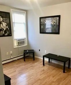 Building Photo - 202 S 5th St