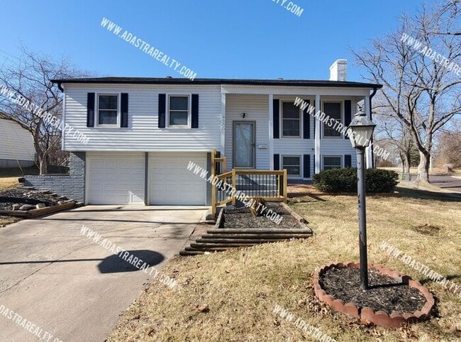 Building Photo - Absolutley Beautiful 4 Bedroom 2.5 Bath Overland Park Home-Available NOW!!