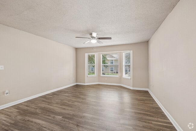 2BR, 2BA - 1,114SF - Living Room - Hidden Creste Apartments