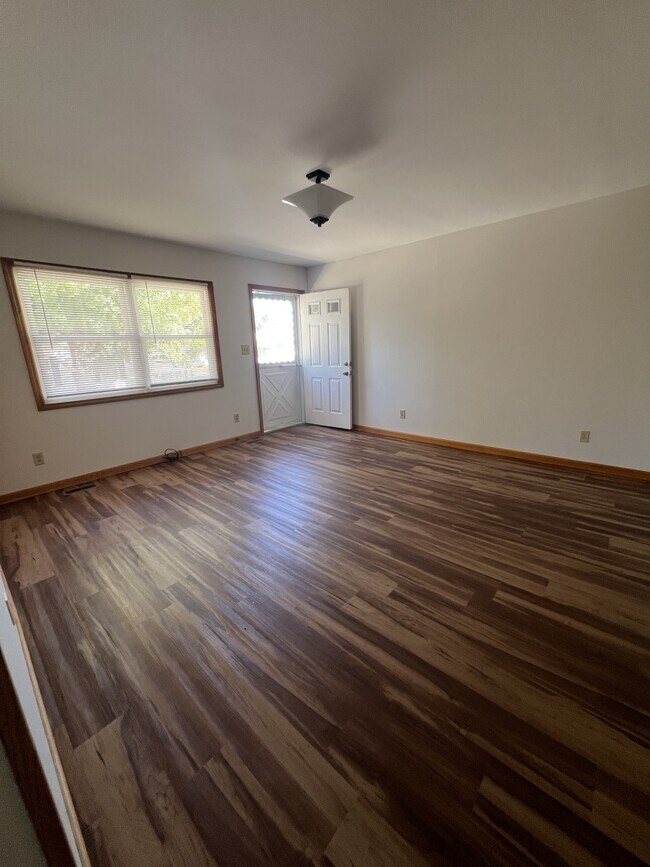 Foto del edificio - 61 E Park St