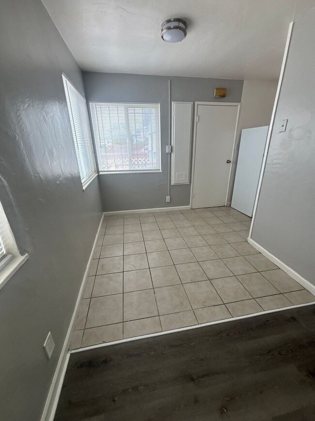 Photo - 3109 School St Apartment