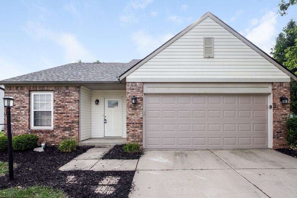 Primary Photo - 17764 Cedarbrook Dr