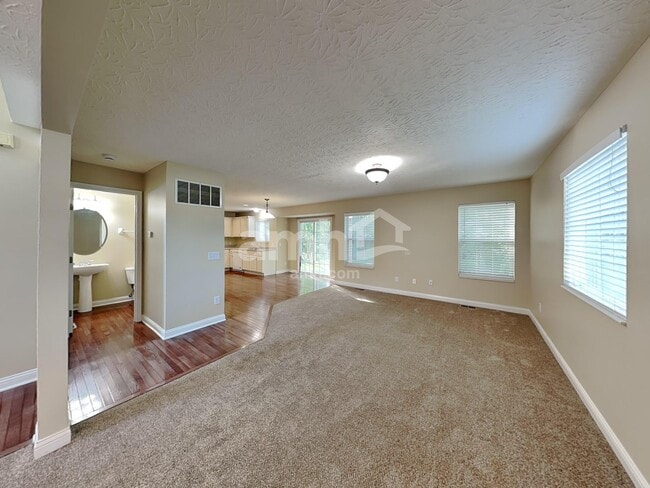 Building Photo - 3465 Winter Holly Dr