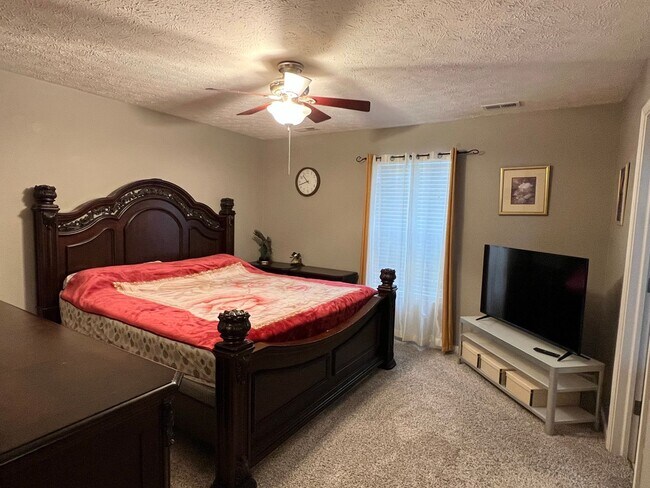 Building Photo - 3B2B Ranch May Short-Term Stay Perfect for Purdue University Graduation Families