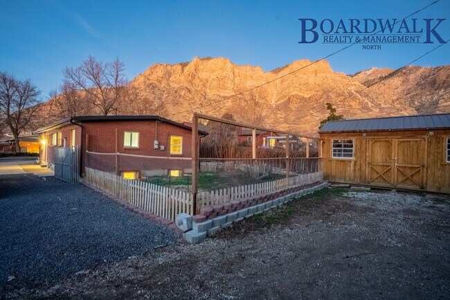 Foto del edificio - Newly Remodeled 3 Bedroom East of Harrison Blvd!