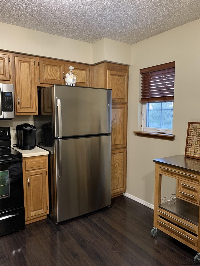 Foto del edificio - 5216 Forest Point Dr S