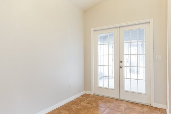 Building Photo - 819 Shore Breeze Way