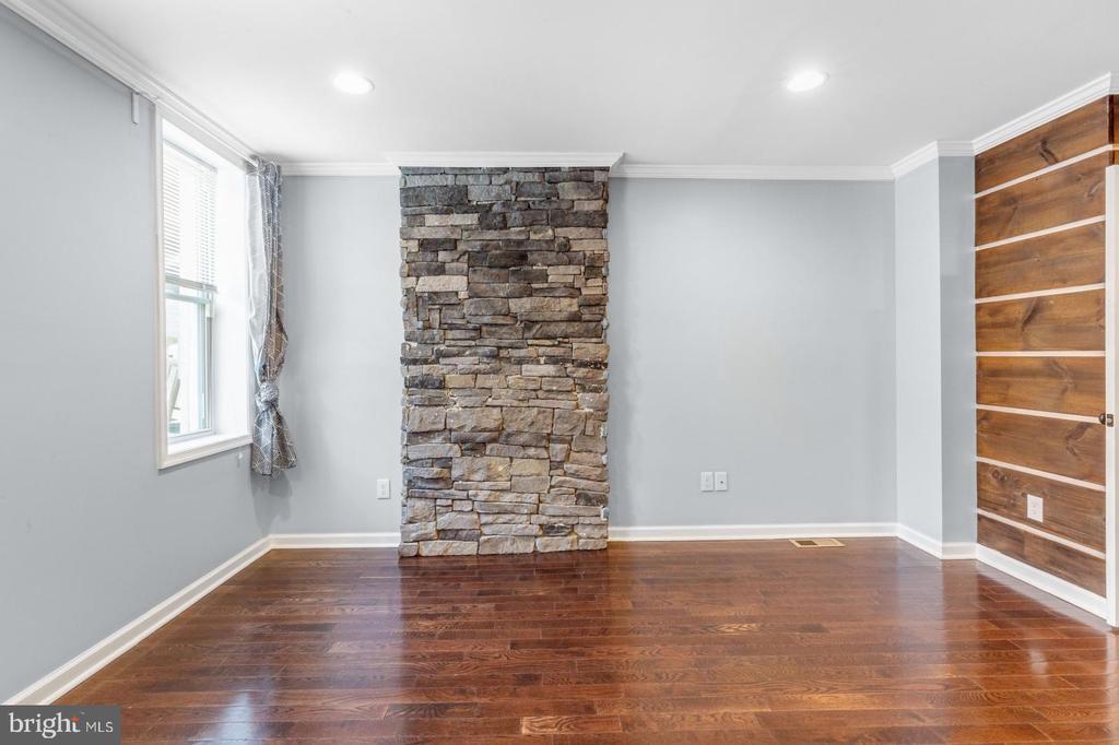 Foto principal - 2218 Titan St