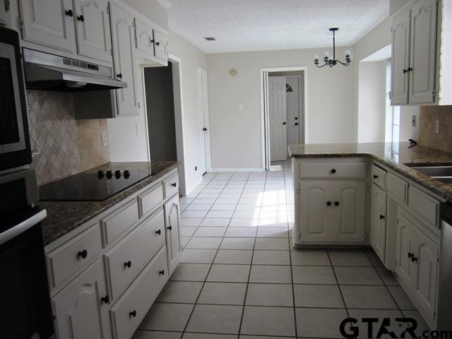 Building Photo - 713 Hampton Hill Dr