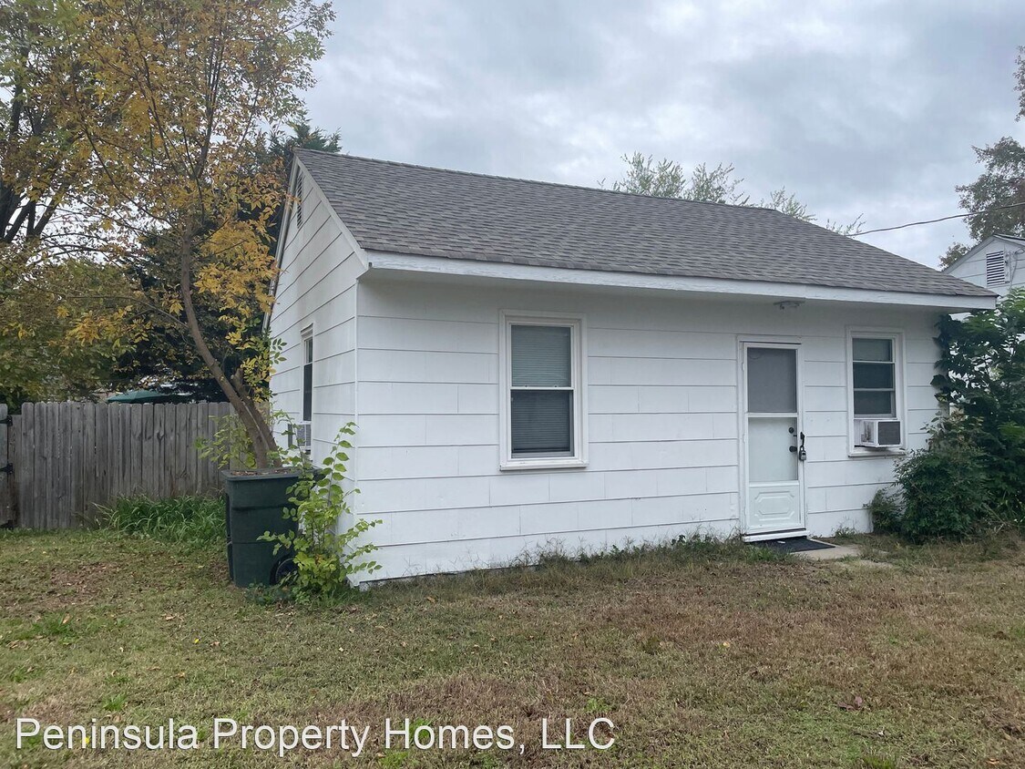 1 br, 1 bath House 432 1/2 Seaboard Avenue House Rental in Hampton