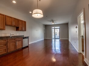 Building Photo - 444 N Central Ave