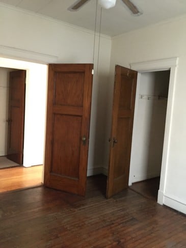 Building Photo - 434 W Roslyn Pl