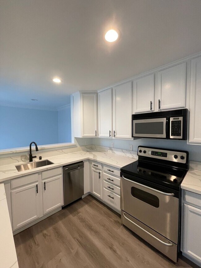 Foto del edificio - Stunning Beach Condo! One Bed newly Upgraded!