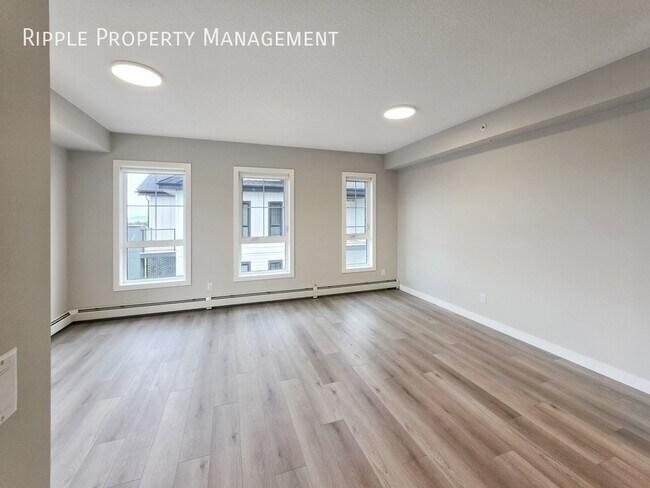 Photo du bâtiment - BRAND NEW LUXURY 2 BEDS, 2 BATHS CONDO | SPECTACULAR CITY VIEWS & CENTRAL A/C