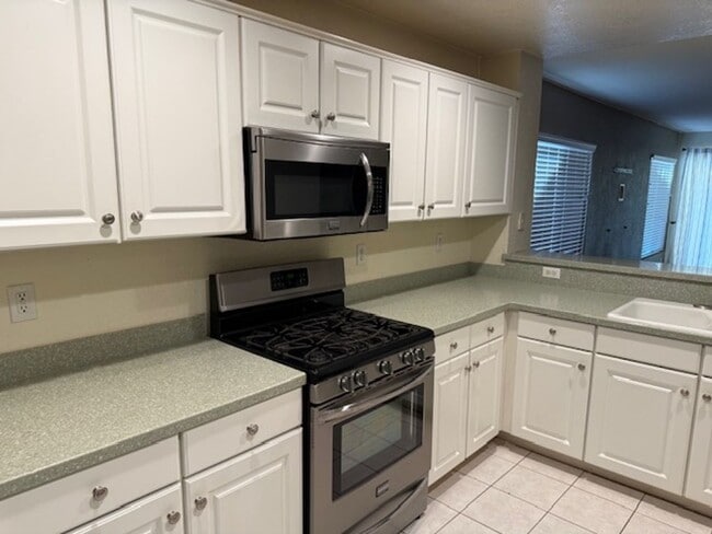 Photo - Single Story Halfplex in Natomas House