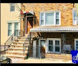 Building Photo - 610 Grand St