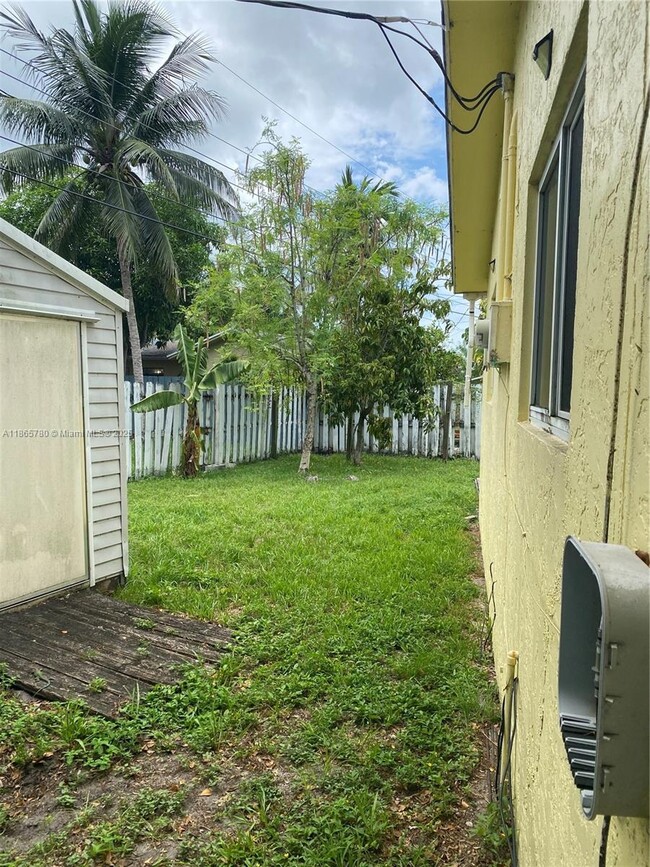 Building Photo - 258 NE 41st St