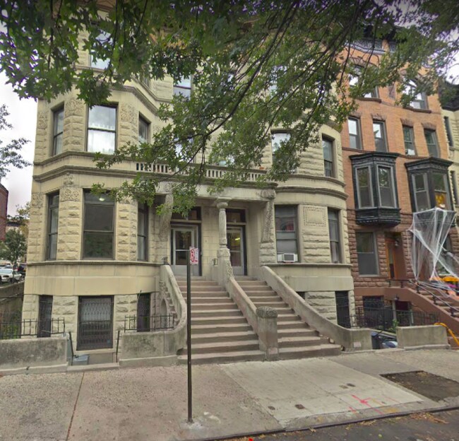 Building Photo - 439 W 147th St