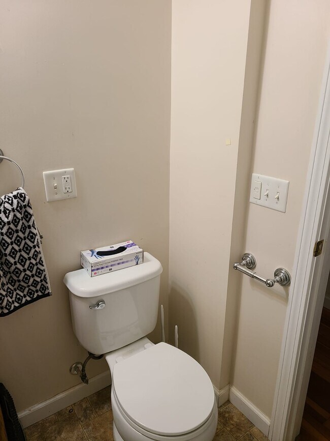 Building Photo - 30 Olmsted Dr