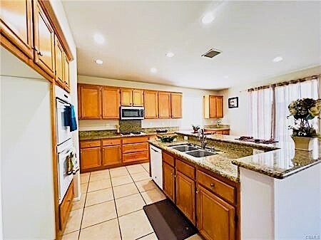 Foto del edificio - 17231 Greentree Dr