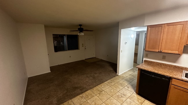 Photo - 462 E 9th Ave Apartment