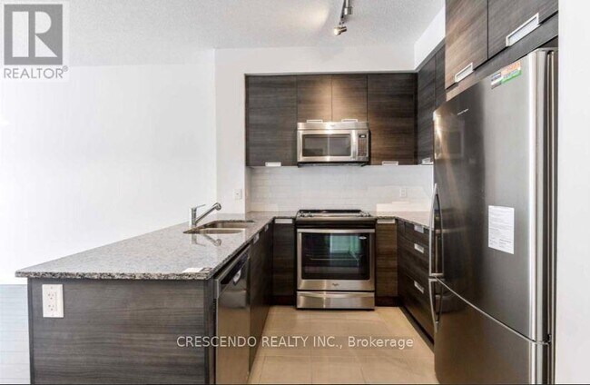 Photo du bâtiment - 75 Eglinton Ave W