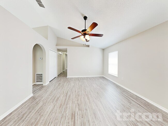 Building Photo - 353 Comfort Dr
