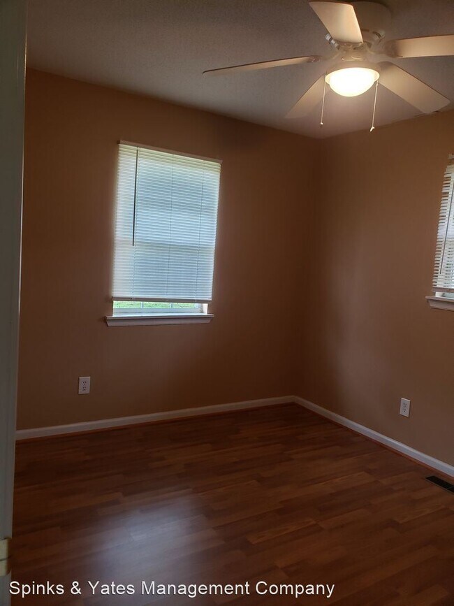 Building Photo - 3 br, 1 bath House - 1099 Mitchell Street