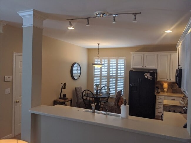 Foto del edificio - Birkdale Village with Fenced Yard-Huntersv...