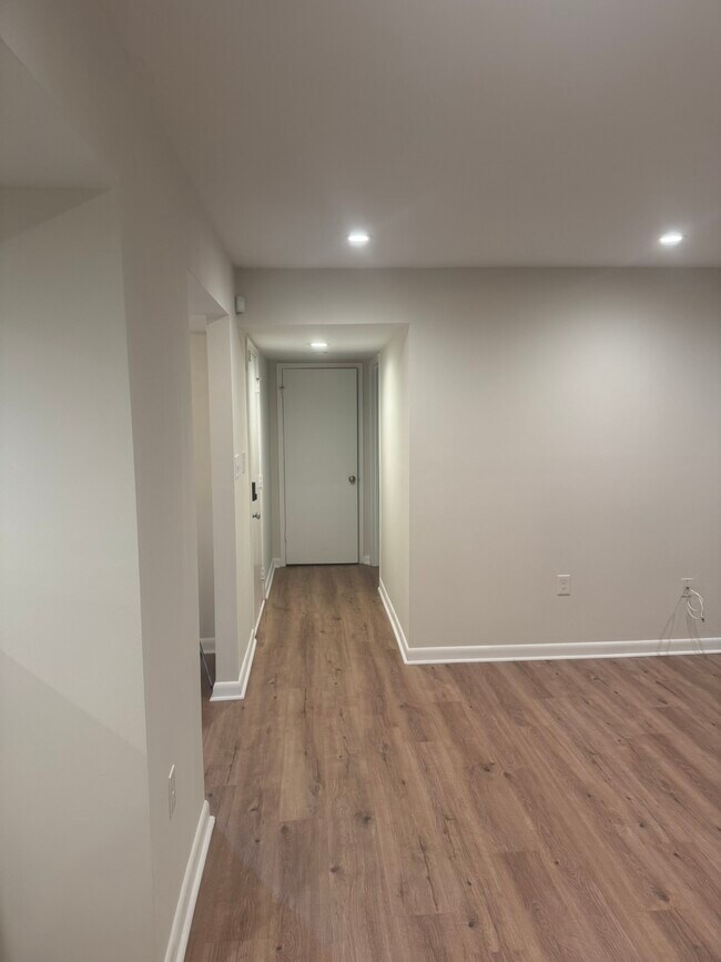 Building Photo - 4948 Sardis Rd