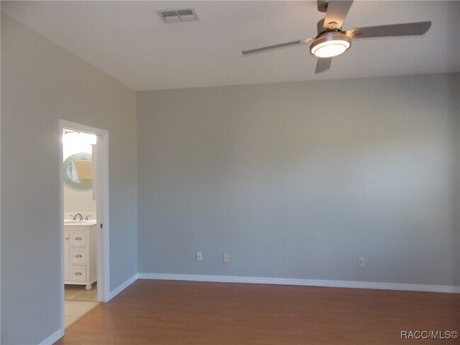 Foto del edificio - 1874 W Angelica Loop