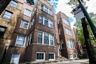 Building Photo - 1514 W Addison St