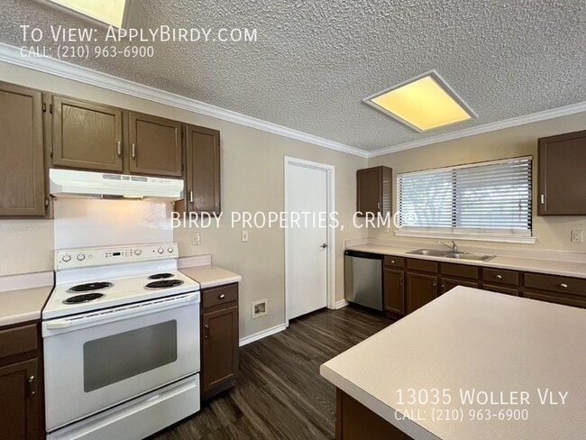 Building Photo - **3 Bed, 2 Bath Home Located Near La Cante...