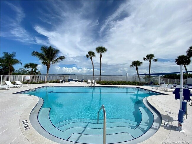 Foto del edificio - 2506 Heron Way