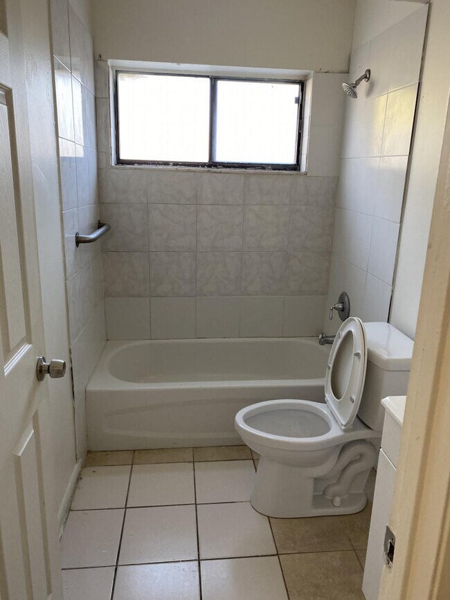 Building Photo - 3525 Avenue J