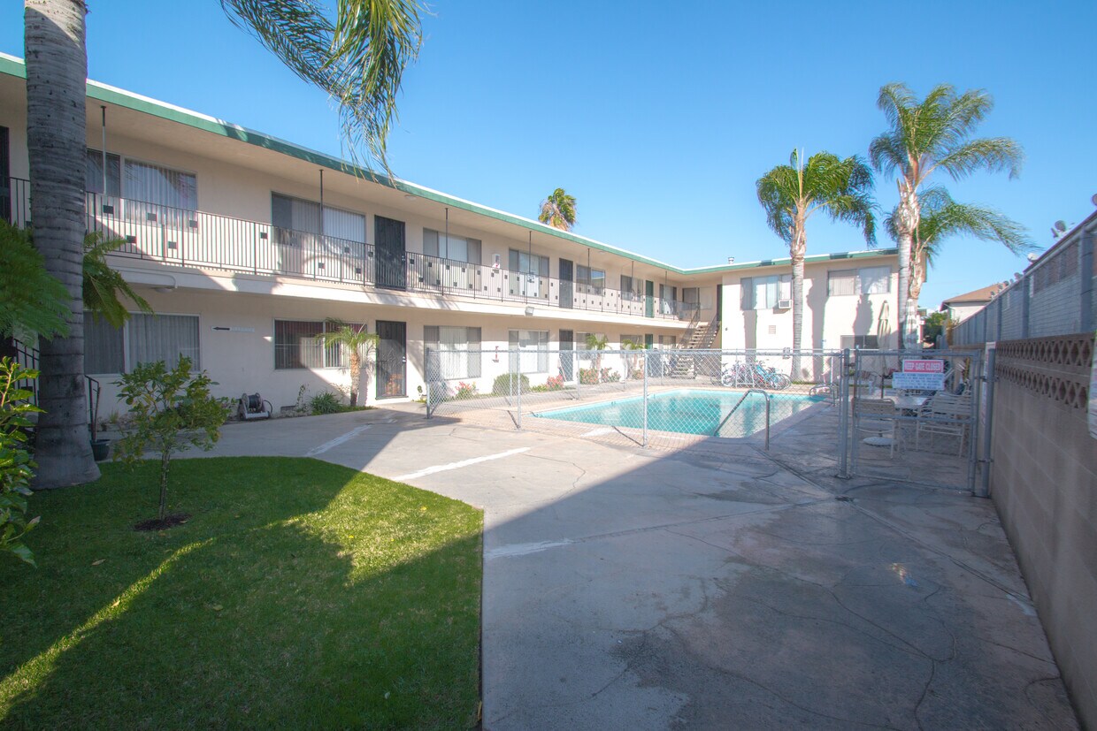 Primary Photo - 16120 Cornuta Ave