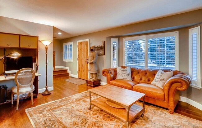 Foto del edificio - BEAUTIFUL 3 Bed 4 Bath Single Family Home ...