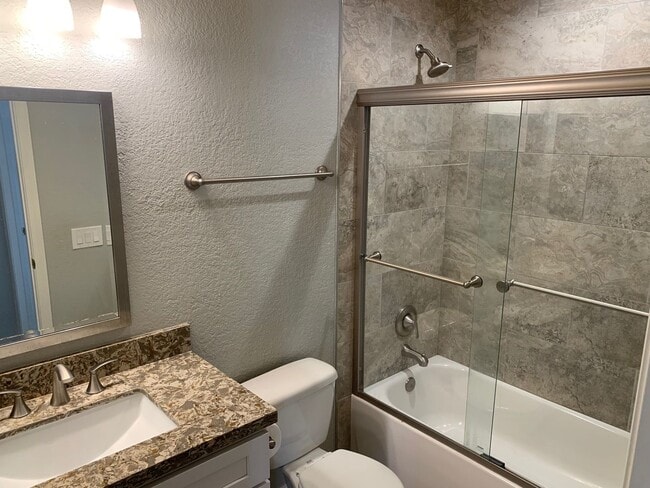 Building Photo - Upgraded 2bdrm in Mission Viejo